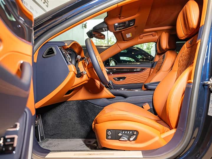 Фото 7 - Bentley Flying Spur Hybrid