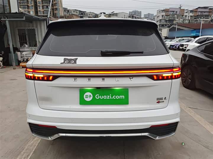 Фото 6 - Geely Monjaro