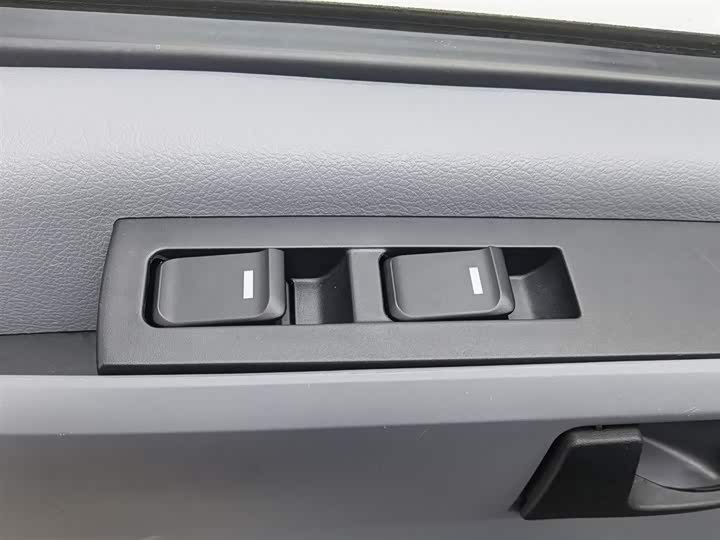 Фото 9 - Maxus V80