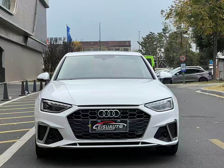 Фото 2 - Audi A4L