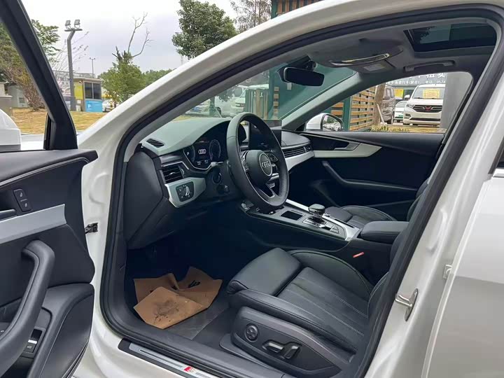 Фото 4 - Audi A4L