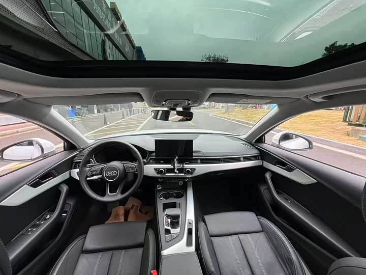 Фото 5 - Audi A4L