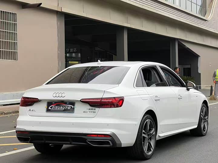 Фото 7 - Audi A4L