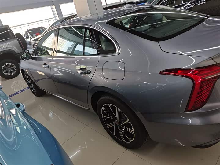 Фото 5 - Hongqi H5 Hybrid