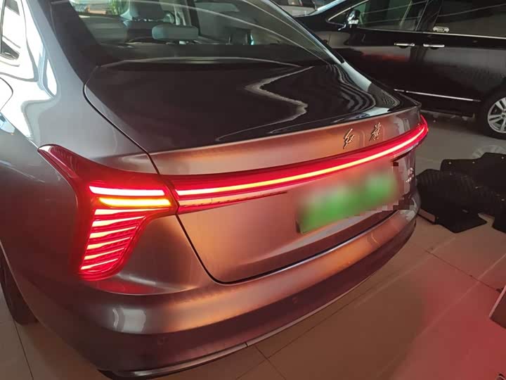 Фото 6 - Hongqi H5 Hybrid