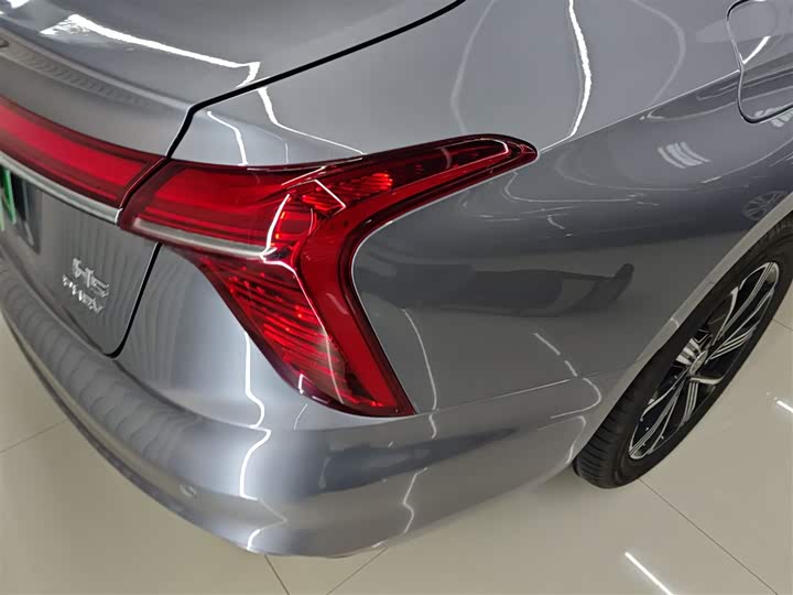 Фото 8 - Hongqi H5 Hybrid