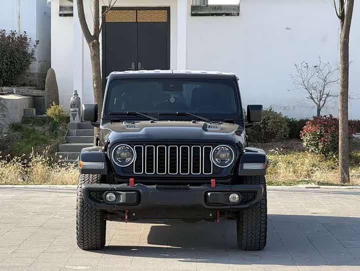 Фото 2 - Jeep Wrangler