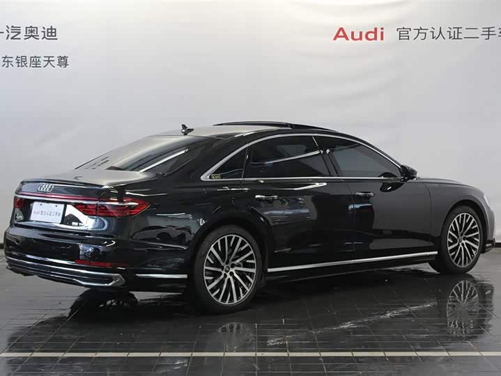 Фото 5 - Audi A8