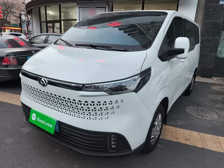 Фото 2 - Maxus V70