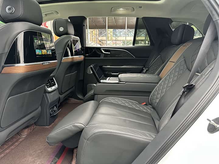 Фото 6 - Hongqi E-HS9