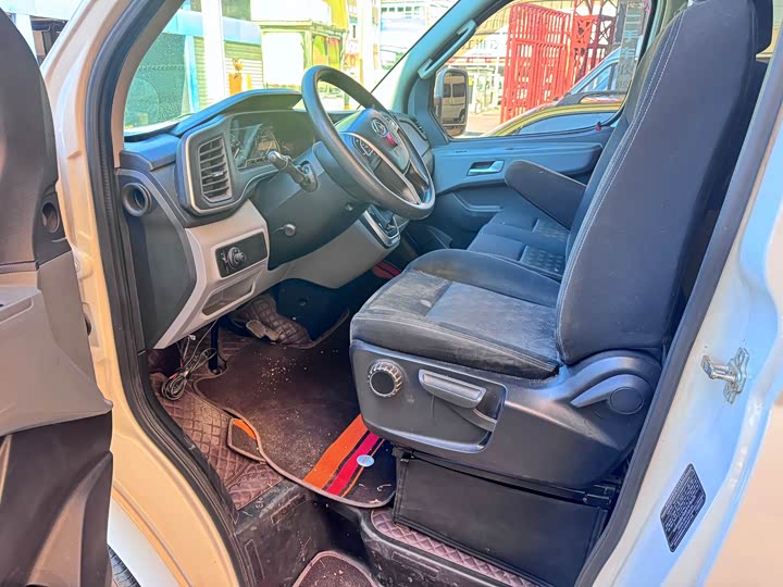 Фото 7 - Maxus V80