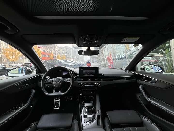 Фото 5 - Audi A4L