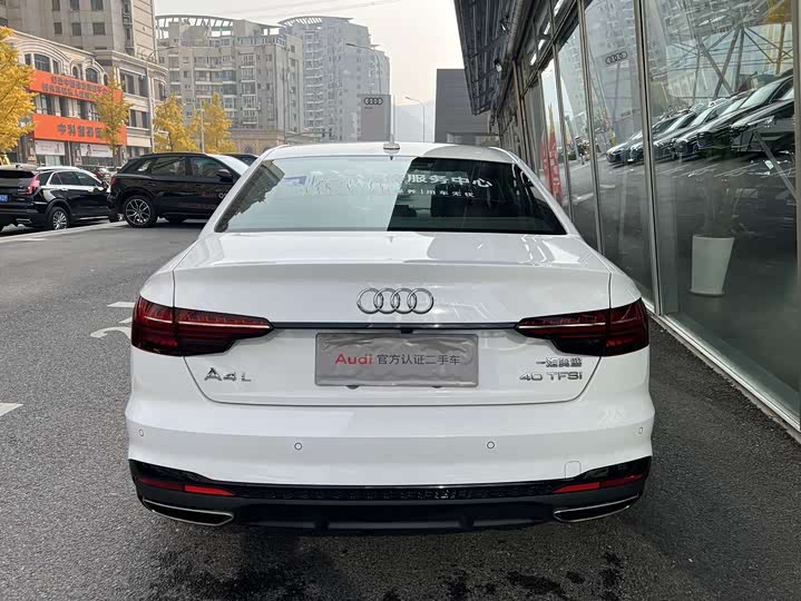 Фото 8 - Audi A4L