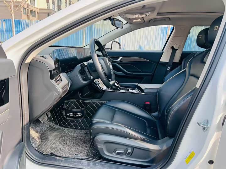 Фото 4 - Bestune B70