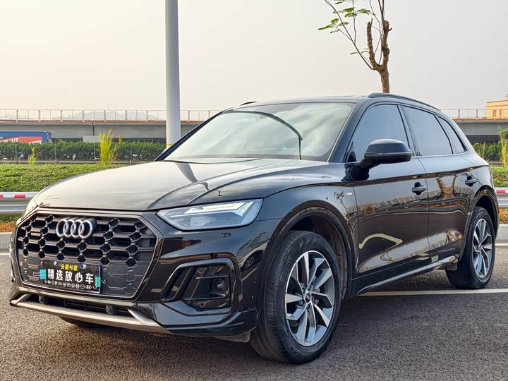 Фото 1 - Audi Q5L