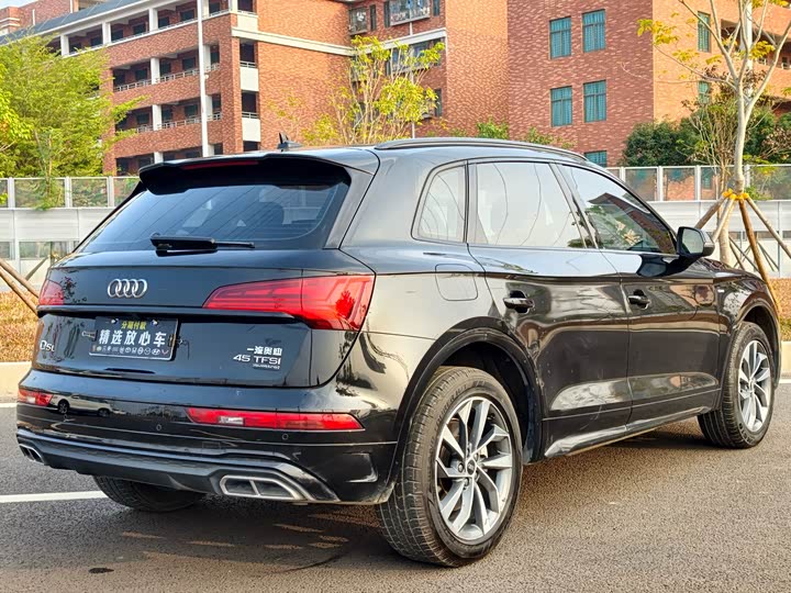 Фото 4 - Audi Q5L