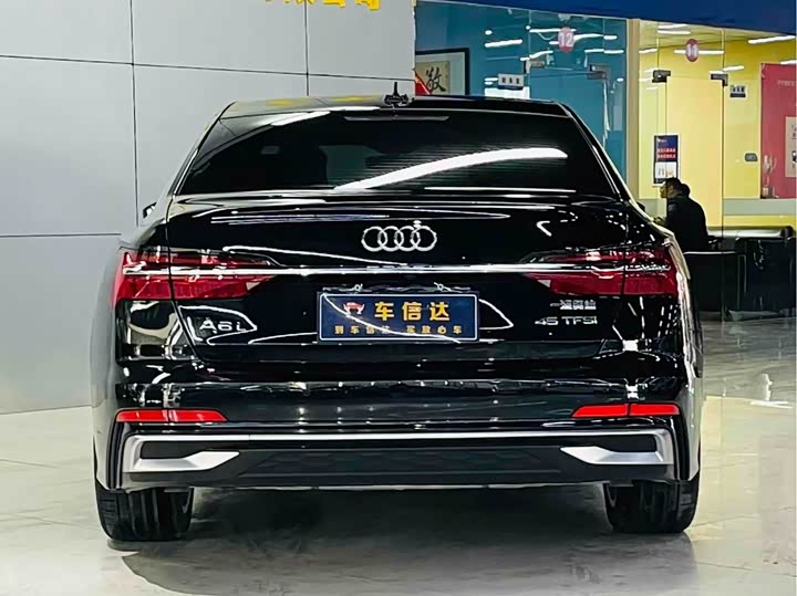 Фото 4 - Audi A6L