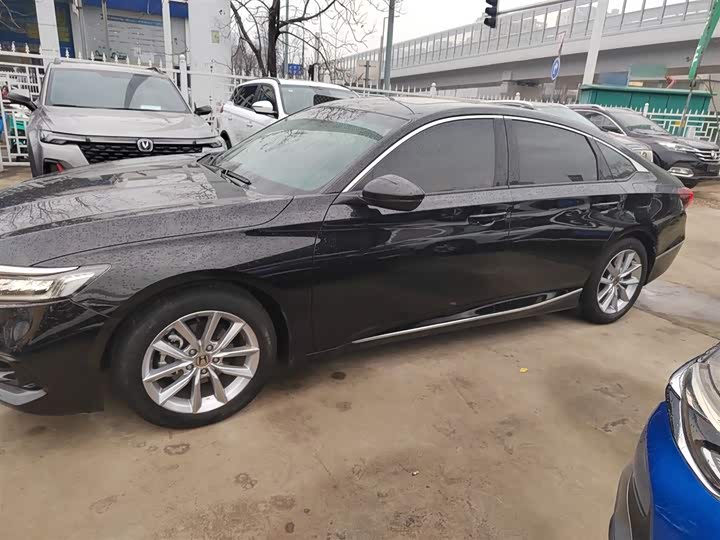 Фото 5 - Honda Accord