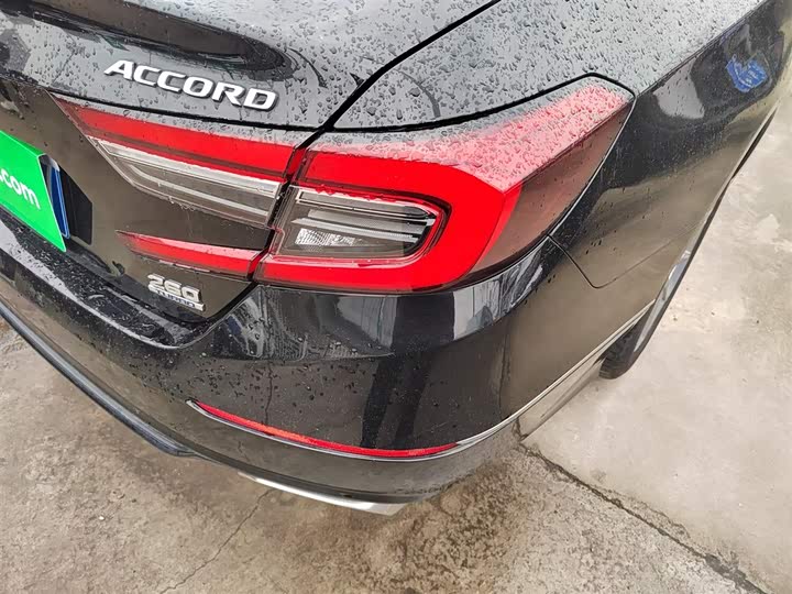 Фото 8 - Honda Accord