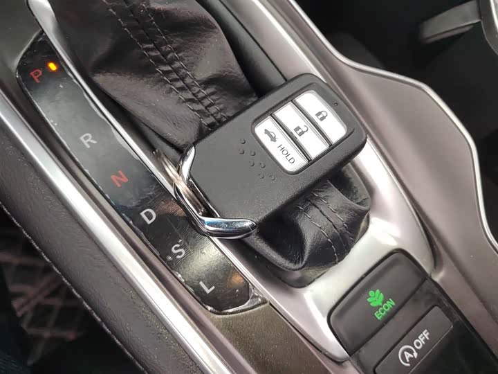 Фото 9 - Honda Accord