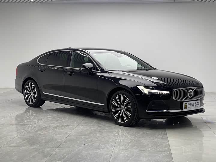 Фото 3 - Volvo S90