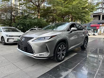 Фото 1 - Lexus RX