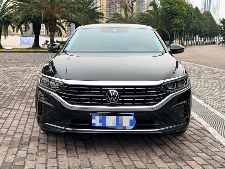 Фото 1 - Volkswagen Passat