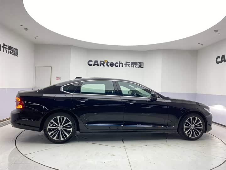 Фото 4 - Volvo S90