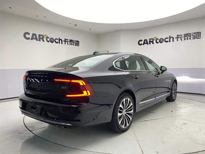 Фото 5 - Volvo S90