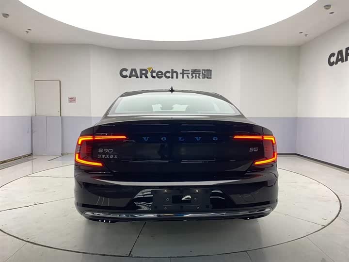 Фото 6 - Volvo S90