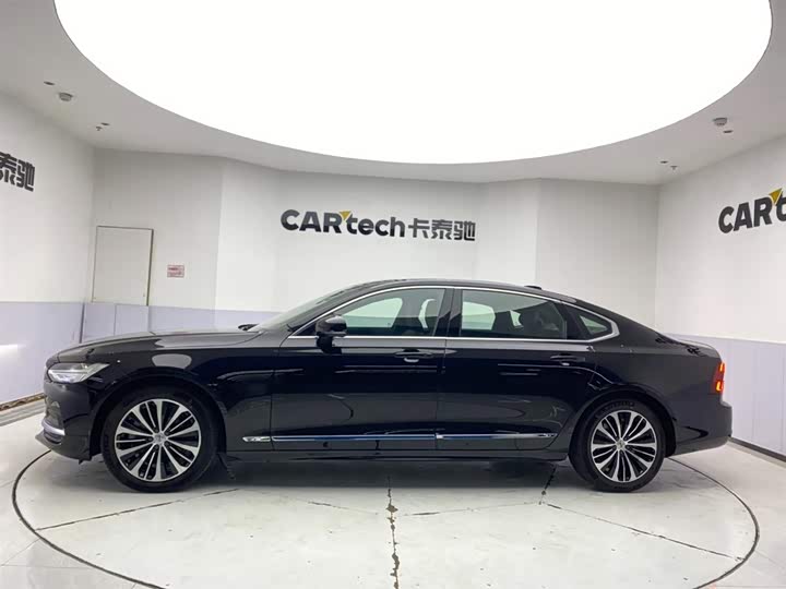 Фото 8 - Volvo S90