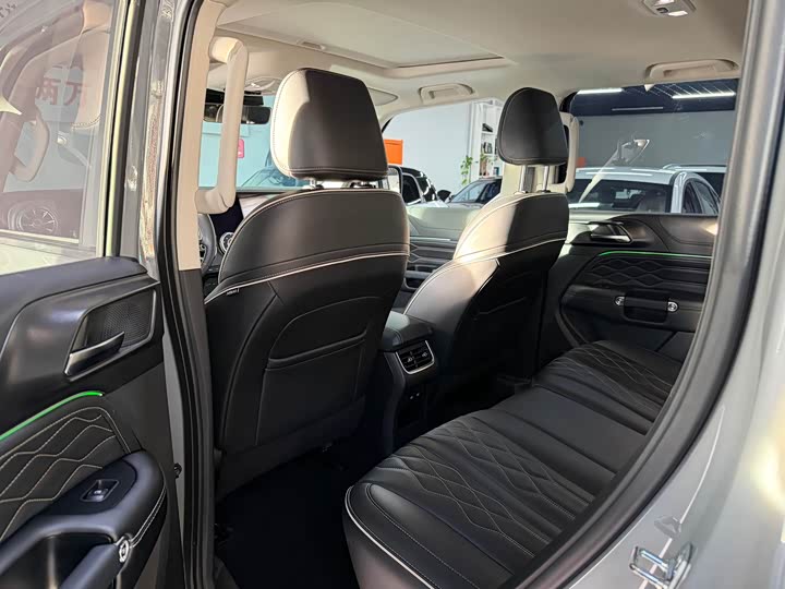 Фото 9 - Tank 300