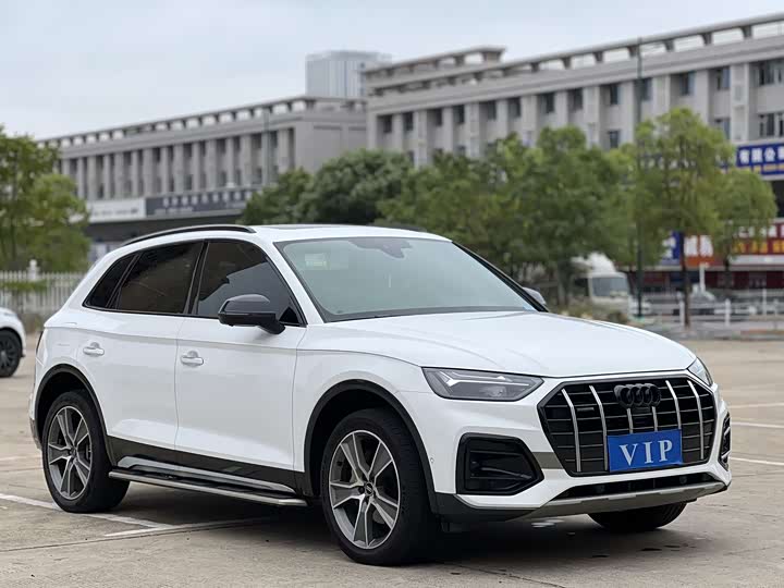 Фото 3 - Audi Q5L
