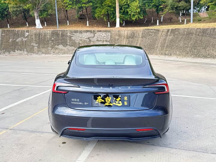 Фото 2 - Tesla Model 3