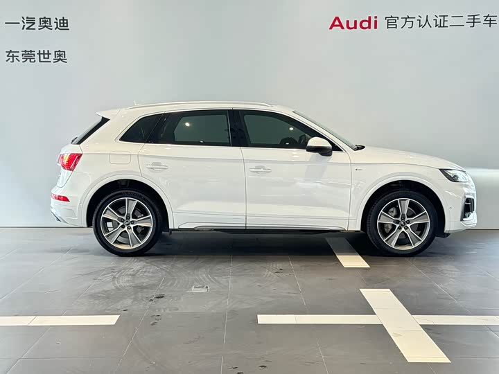 Фото 3 - Audi Q5L