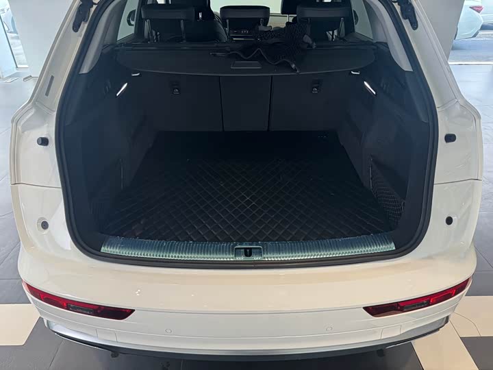 Фото 8 - Audi Q5L