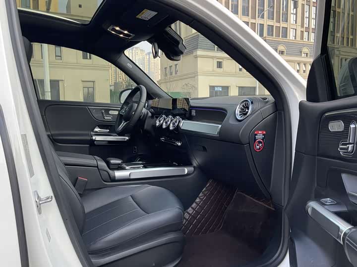 Фото 8 - Mercedes-Benz GLB-Class