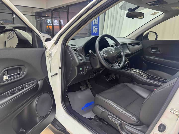 Фото 7 - Honda Vezel