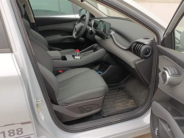 Фото 8 - BYD Yuan Plus