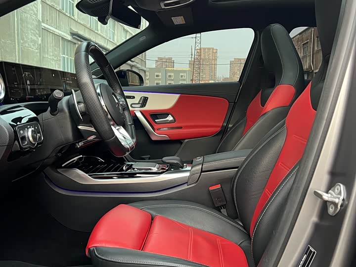 Фото 9 - Mercedes-Benz A-Class AMG