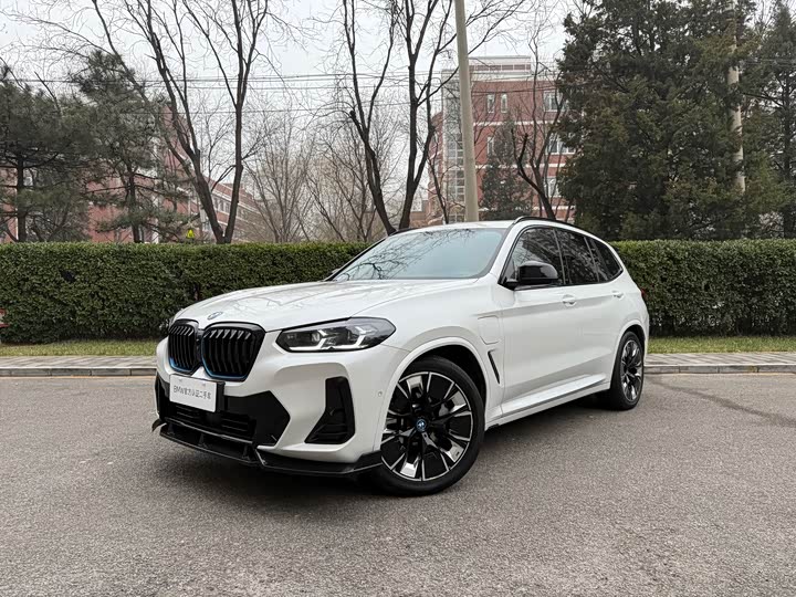 Фото 1 - BMW iX3