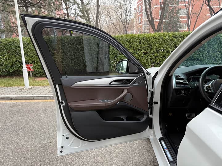 Фото 7 - BMW iX3