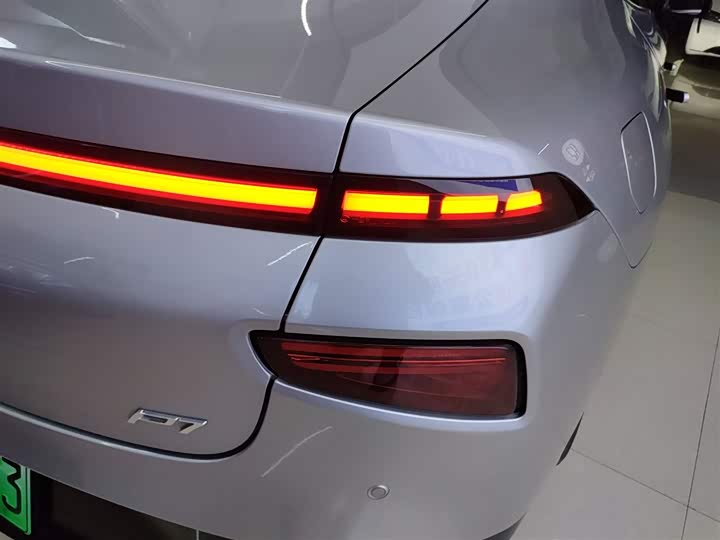 Фото 8 - XPeng P7