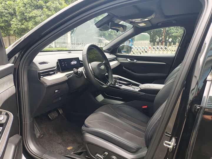 Фото 4 - Geely Preface