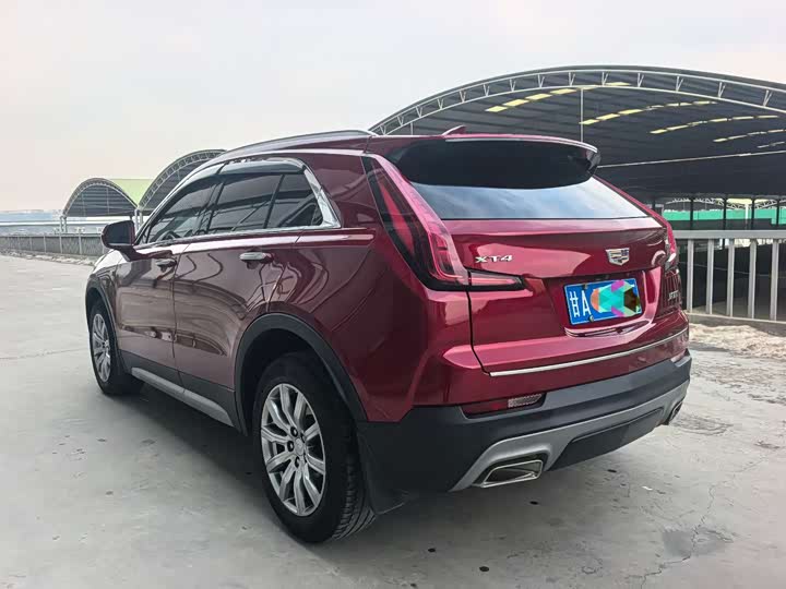 Фото 4 - Cadillac XT4