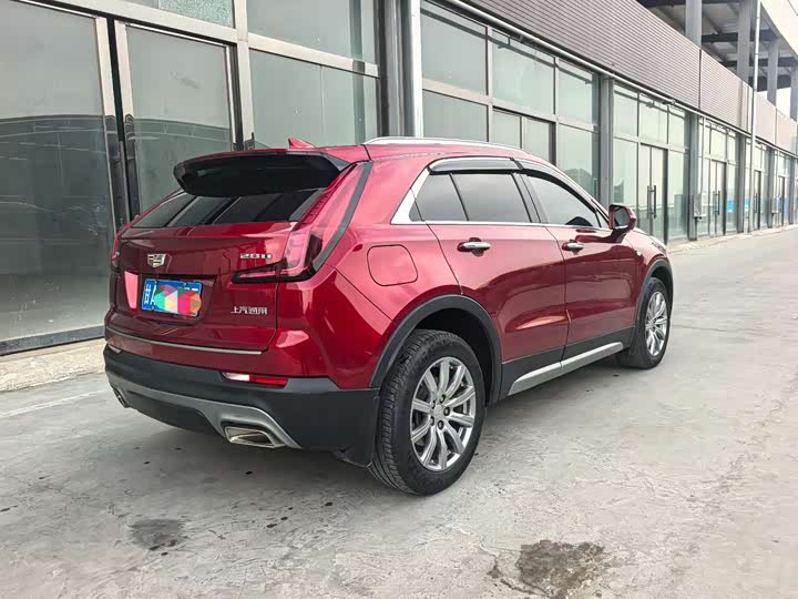Фото 6 - Cadillac XT4