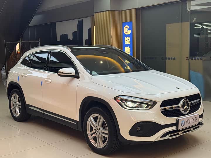 Фото 3 - Mercedes-Benz GLA-Class