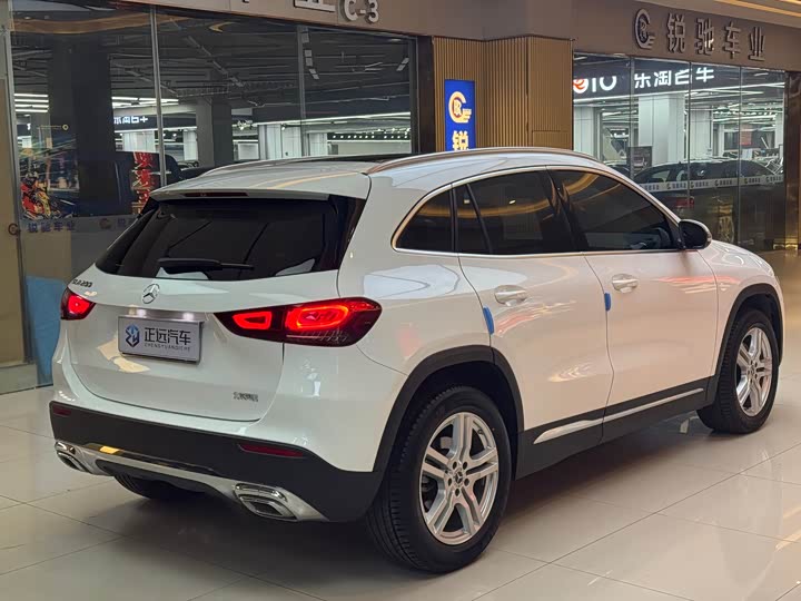 Фото 5 - Mercedes-Benz GLA-Class