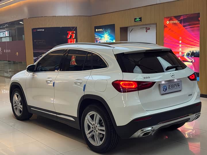 Фото 7 - Mercedes-Benz GLA-Class