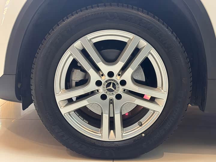 Фото 8 - Mercedes-Benz GLA-Class